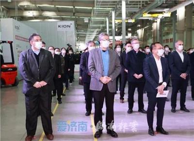 凱傲中國(guó)叉車一期項(xiàng)目投產(chǎn)暨美國(guó)德馬泰克項(xiàng)目開(kāi)工活動(dòng)在萊蕪區(qū)舉行